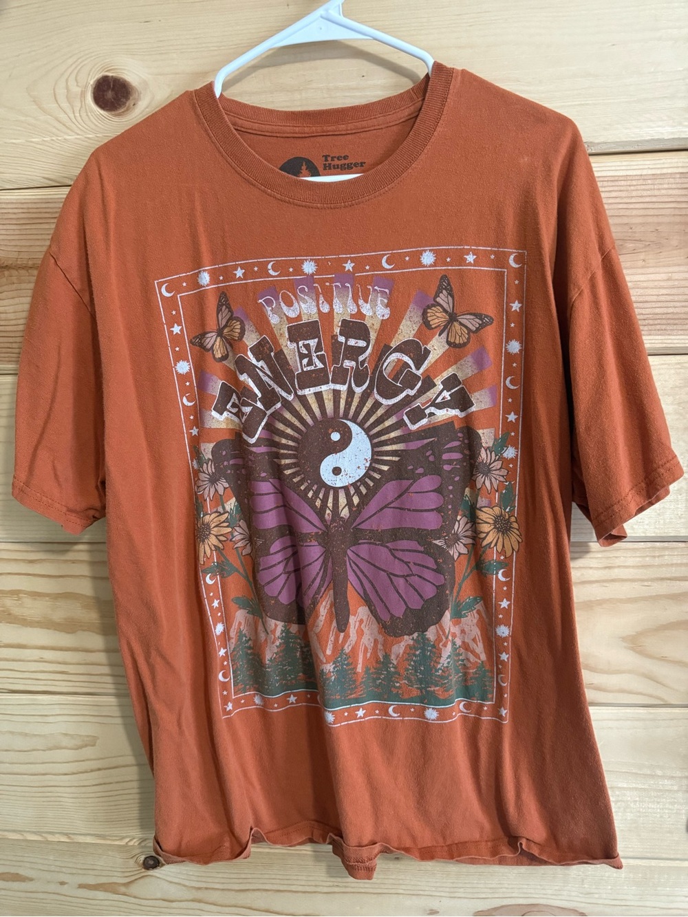 Tree hugger hippie t shirt men’s large